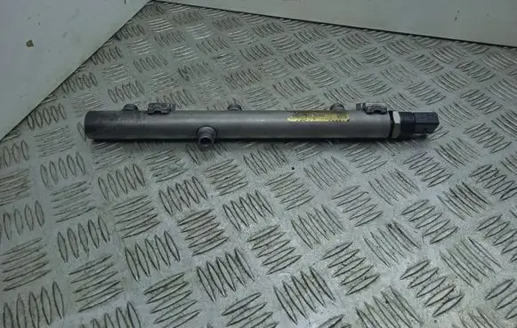 Mercedes-Benz CLS C219 Fuel main line pipe