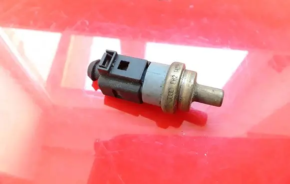Audi A6 S6 C6 4F Coolant temperature sensor 06A919501 1J0973702