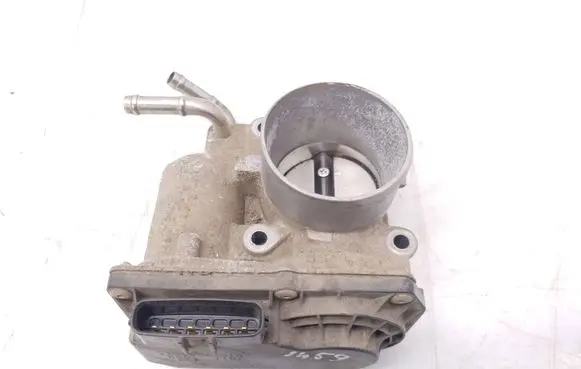 Toyota Yaris Throttle valve 2203047010 8R011192 168007R22