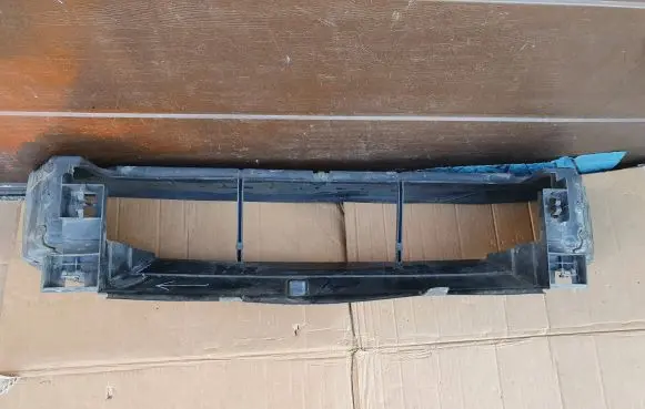 Opel Vivaro Intercooler air channel guide 93866584 214772888R