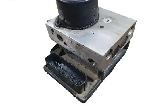 Volkswagen Sharan ABS Pump 7M3614111 YM212L580AA