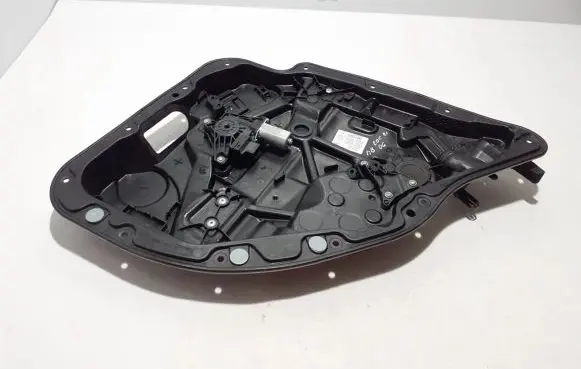 Rear window lifting mechanism without motor