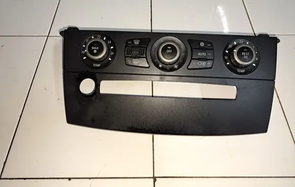 BMW 5 E60 E61 Climate control unit 693744101