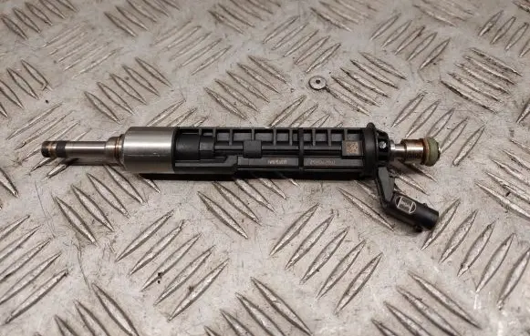Alfa Romeo Stelvio Fuel injector 04893630AA