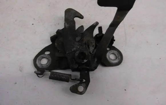 Peugeot Partner Engine bonnet/hood lock/catch 