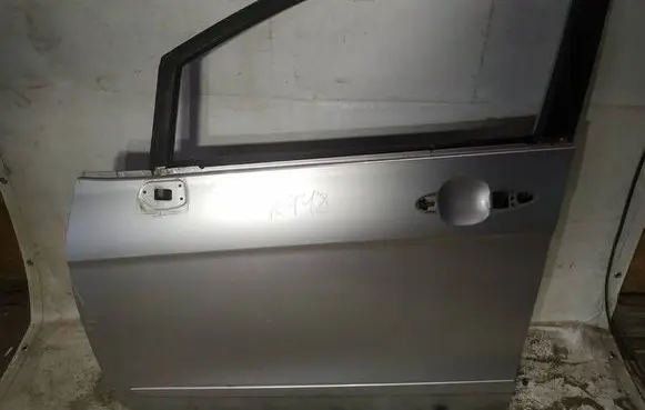 Honda FR-V Front door pilkos
