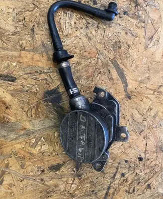 Volkswagen Polo Vacuum pump 038145101B