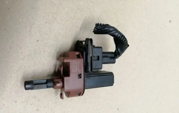 Clutch pedal sensor