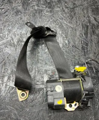 Mercedes-Benz S W221 Front seatbelt 33014051