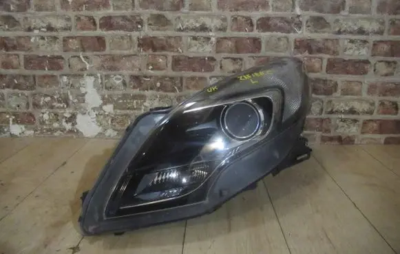 Opel Zafira C Headlight/headlamp