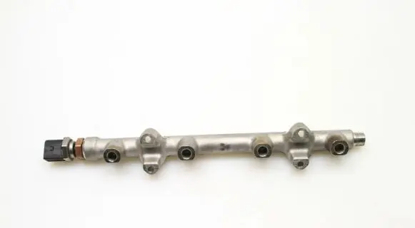 Volkswagen Golf VII Fuel main line pipe 05E133320