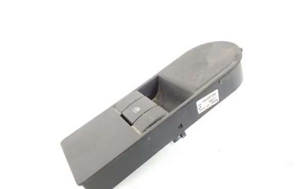 Opel Zafira B Electric window control switch 13228709