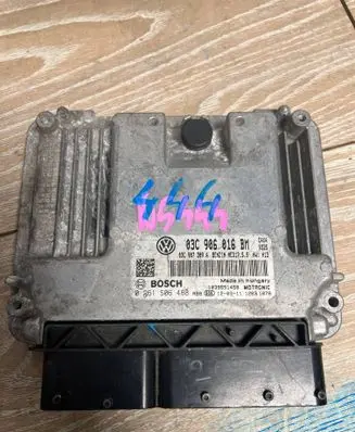 Volkswagen Golf VI Engine control unit/module 03C906016BM 0261S06488 03C907309A