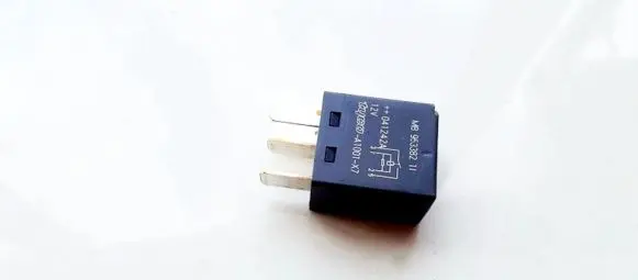 Mitsubishi Space Star Other relay MB953382