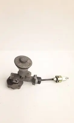 Toyota Land Cruiser (BJ70) Clutch master cylinder 