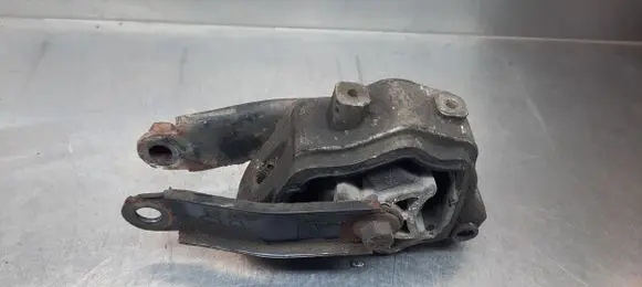 Volvo V70 Engine mounting bracket 30748173