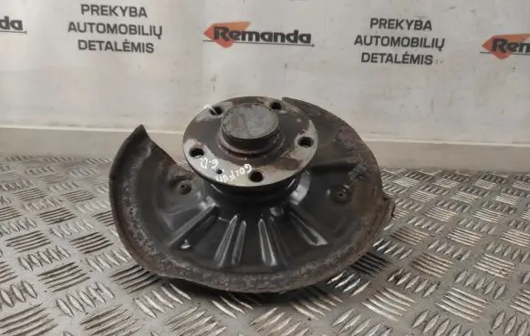 Volkswagen Golf VII Rear wheel hub