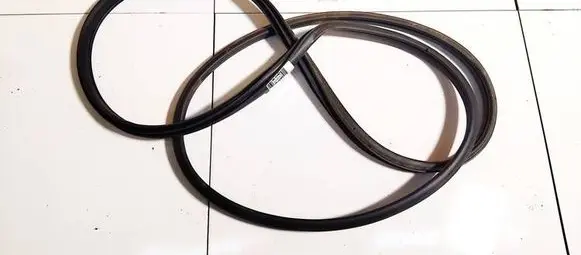 Subaru Outback Rubber seal front coupe door 