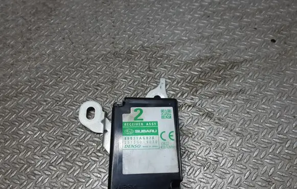 Subaru Outback Antenna control unit 2513009030