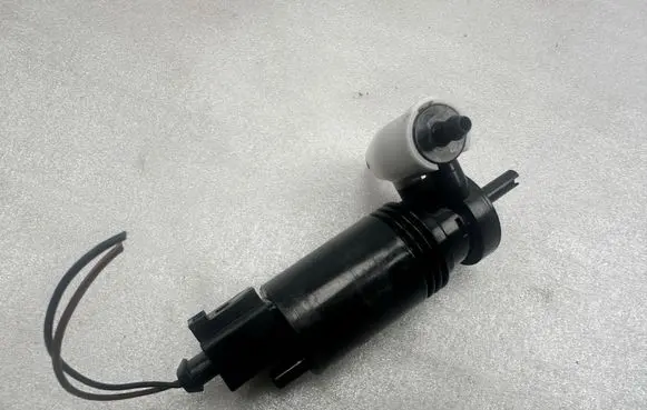 Mercedes-Benz S W222 Windscreen/windshield washer pump 1017634