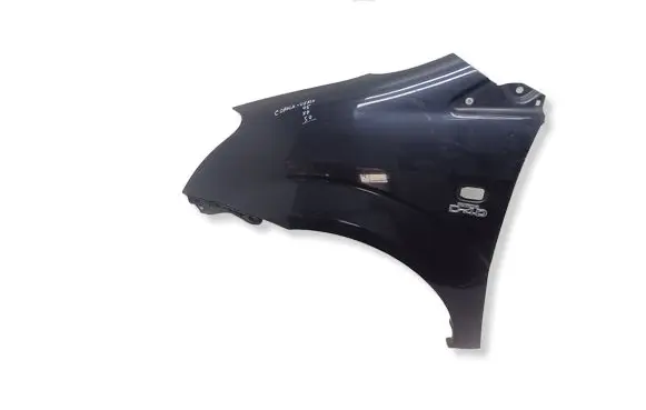 Toyota Corolla Verso AR10 Fender 