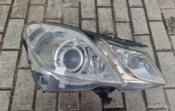 Mercedes-Benz E A207 Headlight/headlamp A2078204461 1ZT00964772