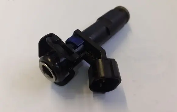 Peugeot 407 Fuel injector DEKA71 8029000338