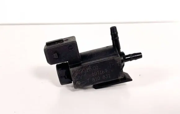 BMW 5 F10 F11 Turbo solenoid valve 7810831 11747810831