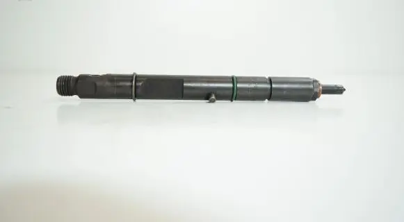 Audi A4 S4 B5 8D Fuel injector 059130201E