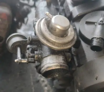 Volkswagen Polo III 6N 6N2 6NF EGR valve 038131501e 076122112