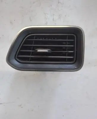 Renault Master III Dashboard air vent grill cover trim 687517173R