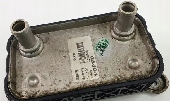 Volvo C70 Engine oil radiator 30637966