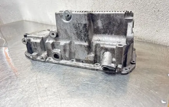 Opel Astra H Oil sump 55582918 C3229C