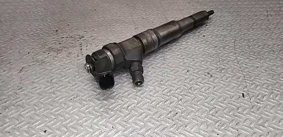 BMW 7 E65 E66 Fuel injector 7789661 0445110131