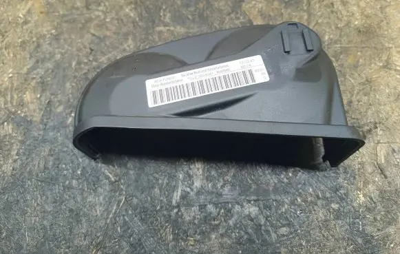 Volkswagen Golf VII Timing belt guard (cover) 04C109108E 04E109108B