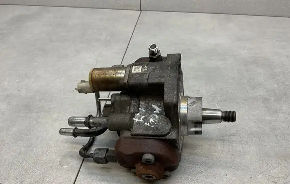 Opel Mokka Fuel injection high pressure pump 55586499