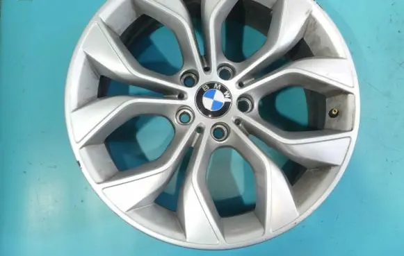 R16 alloy rim