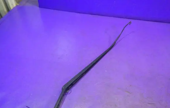Fiat Sedici Front wiper blade arm
