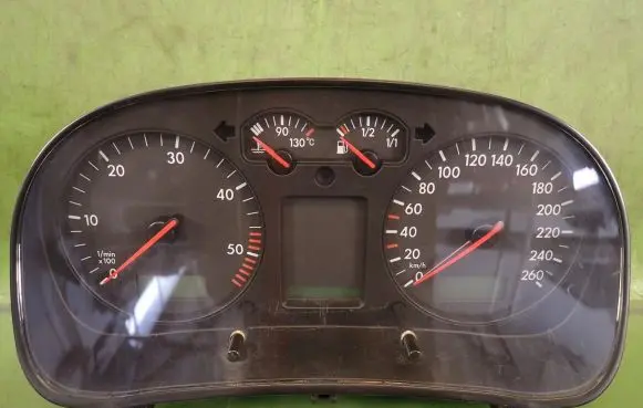 Volkswagen Golf IV Speedometer (instrument cluster) 1J0920805H