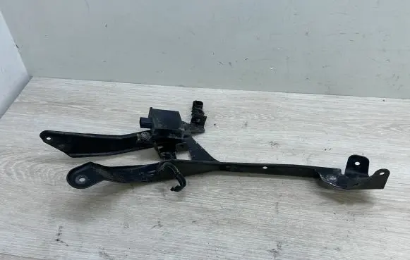 Porsche Panamera (970) Fender mounting bracket 97061020200 7PP907283