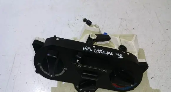 Mitsubishi Carisma Climate control unit mb947678 mb947677