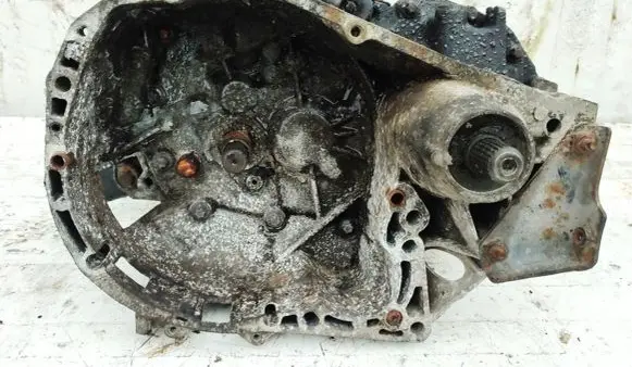 Renault Clio II Manual 5 speed gearbox JB3S111
