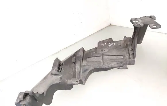 Renault Megane III Headlight/headlamp mounting bracket 622230005R