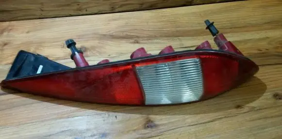 Ford Mondeo Mk III Rear/tail lights 1s7113404c Nenustatyta