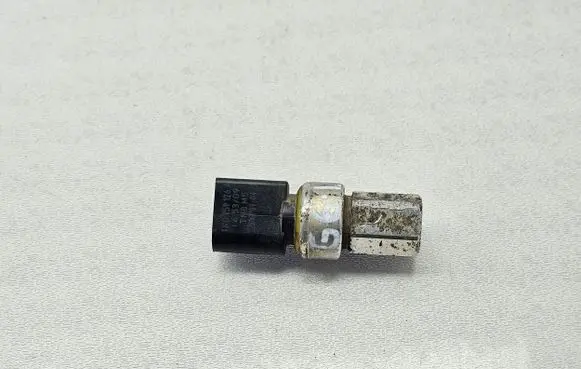 Volkswagen Golf VI Air conditioning (A/C) pressure sensor 1K0959126A