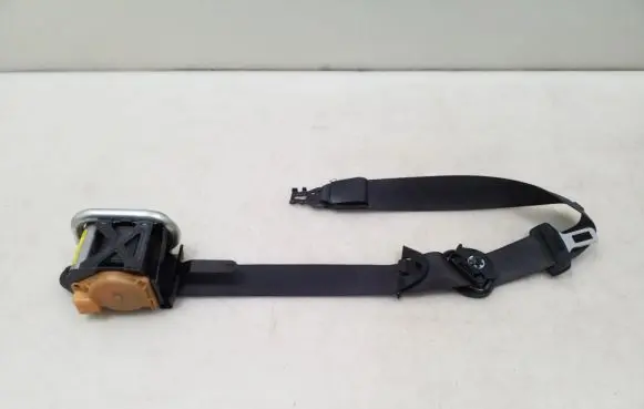 Opel Insignia A Front seatbelt 13303849