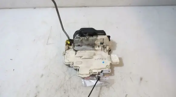 Audi A4 S4 B7 8E 8H Front door lock