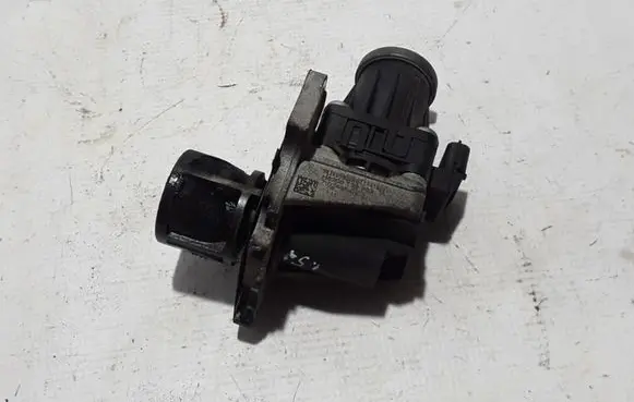 Renault Captur EGR valve 147105308R
