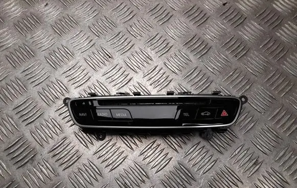 Mercedes-Benz V Class W447 Radio/CD/DVD/GPS head unit A4479053700