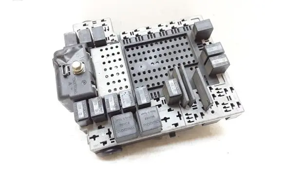 Volvo S60 Fuse module 8645716 8676284